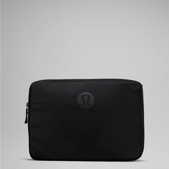 Lululemon New Crew Laptop Sleeve - Discontinued Black